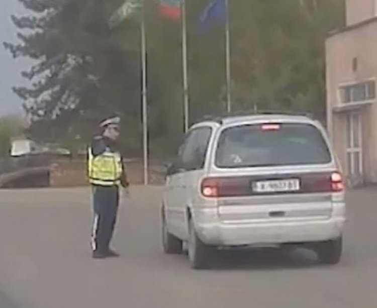 Проверка в МВР заради забранено изпреварване от хасковски шофьор