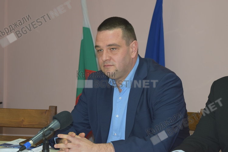 Областният управител: Държавата отпусна 8 млн.лв.на общината, кметът се оплаква, че няма пари