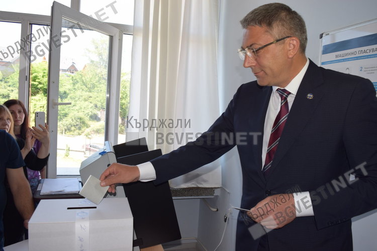 Движението за права и свободи печели безапелационно евровота в Кърджалийско /обновена/