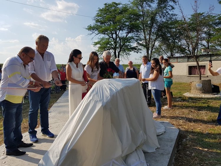 Паметна плоча на Васил Левски откриха до Поройна