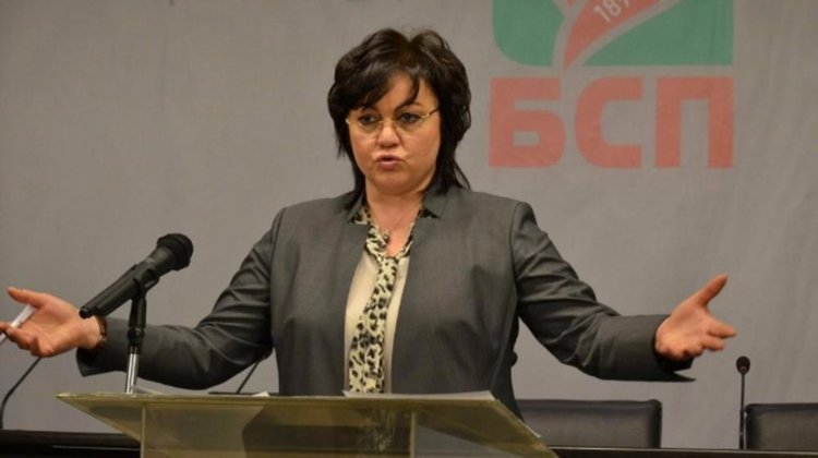Нинова си оттеглила оставката, за да минимизира щетите за партията