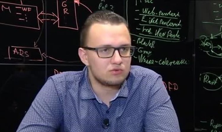 Криситиян е набеден и е перфектната жертва, категоричен шефът му
