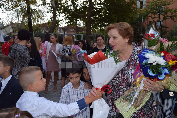 Започва приемът в дирекции "Социално подпомагане" на заявленията за помощи на първокласници