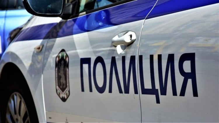 Крадец ограби прикована на легло жена, измъкна и възглавницата под главата й