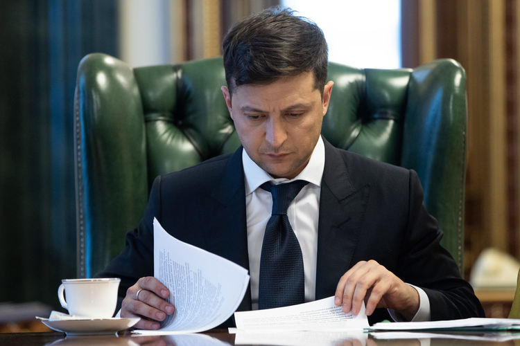 Украинският президент постави световен рекорд, даде 14 часова пресконференция