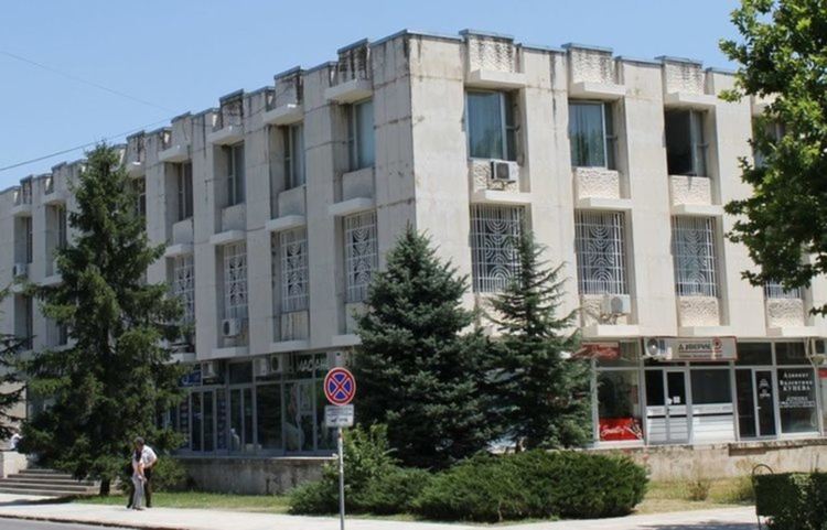 60 свободни работни места на трудовата борса в Димитровград, само едно - за висшист