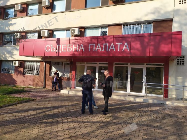 Четири години затвор за сводник, довел непълнолетна до опит за самоубийство