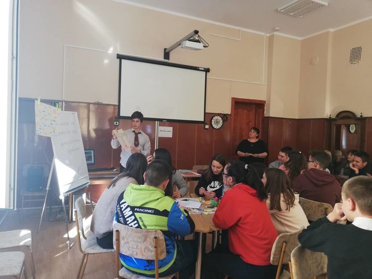Природо-математическата гимназия в Смолян постави началото на майсторски клас по обществени науки