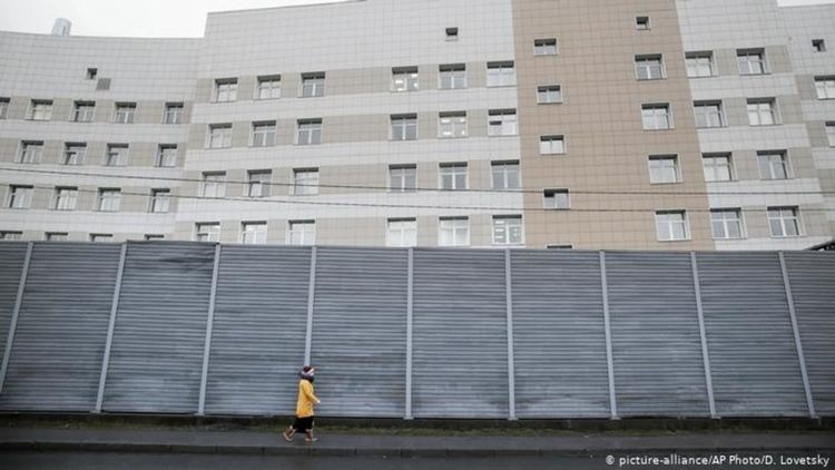 Руски съд принудително хоспитализира жена, избягала от карантина за коронавирус