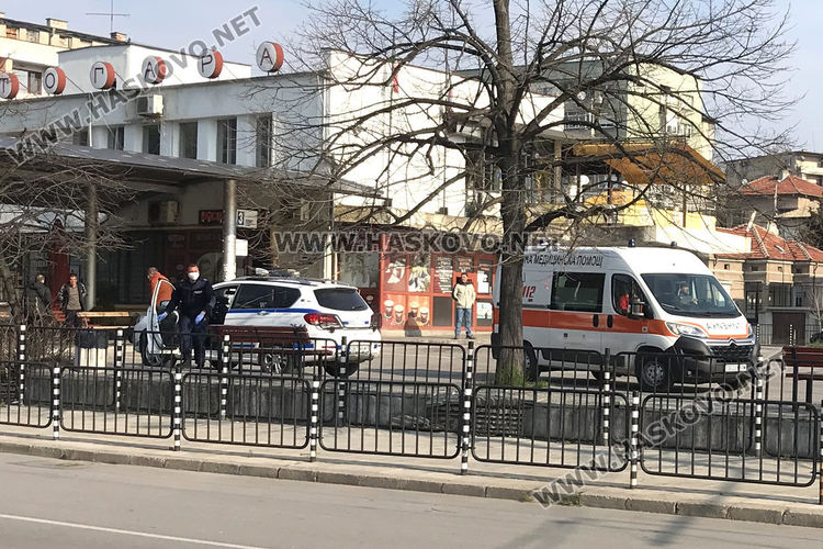Полицаи усмириха буйстващ мъж на автогарата, прибраха го в Психодиспансера