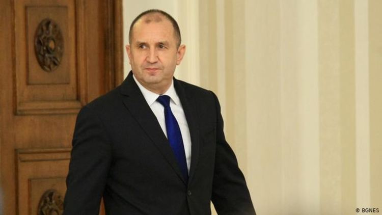 Президентът върна закона за извънредното положение, остро разкритикува "мерките за помощ" на най-уязвимите