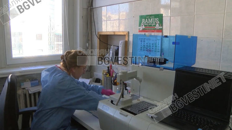 Шефът на болницата в Смолян показа теста си за коронавирус, бързите тестове сред смолянчани сочат, че 14% от тях са с антитела