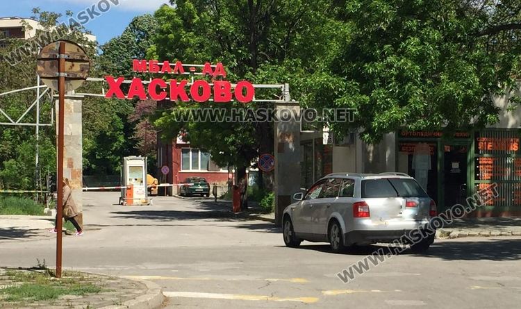 Шофьор блъсна 74-годишна жена след рикошет на колата в бордюр