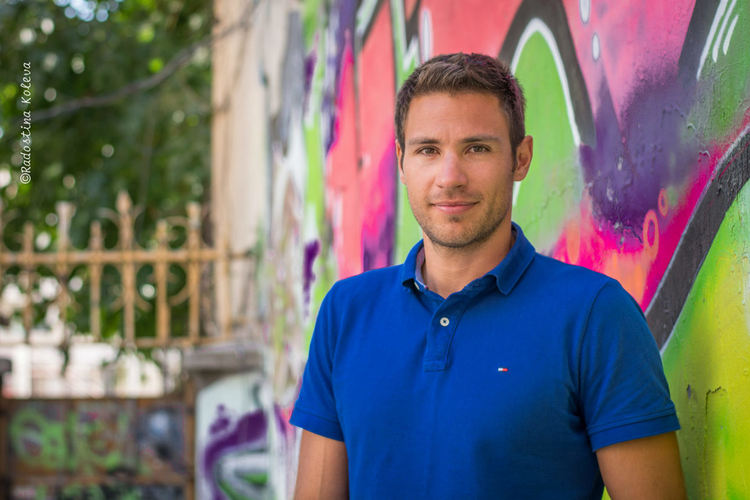 Туристи тренират с шампиона по сноуборд Радо Янков в Чепеларе, чака ги забава с мощни мотори 