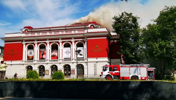 Гори операта в Русе
