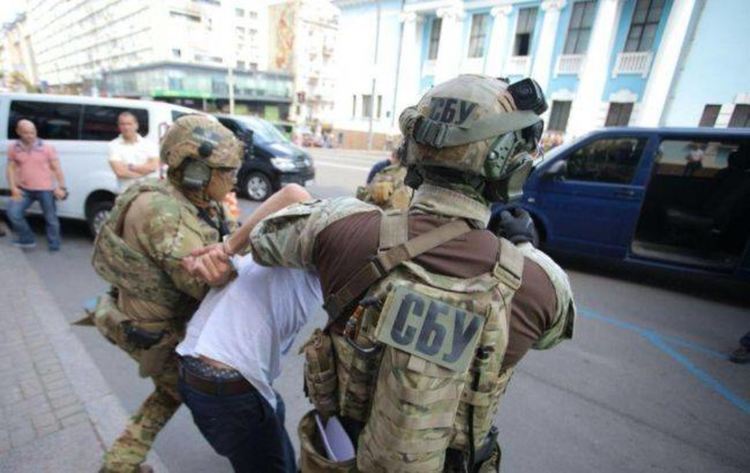 Заложническа драма в украинска банка, спецчасти неутрализираха нападателя