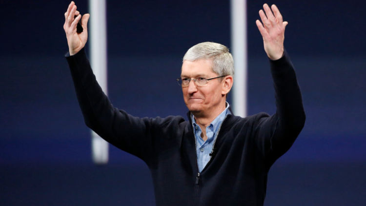 Apple направи и Тим Кук милиардер