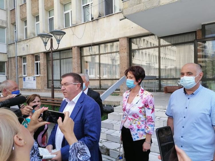 Здравният министър: Организацията в областта е на добро ниво, проблем е липсата на медицинските специалисти