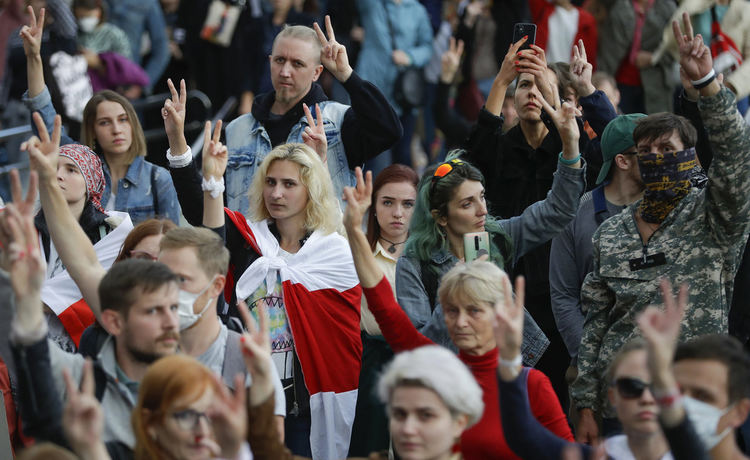 Повече от 180 задържани на протестите в Минск