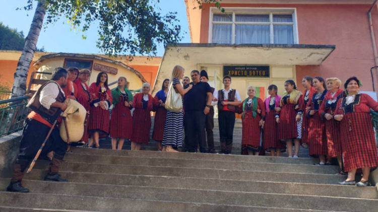 В Забърдо гониха с курбан коронавируса