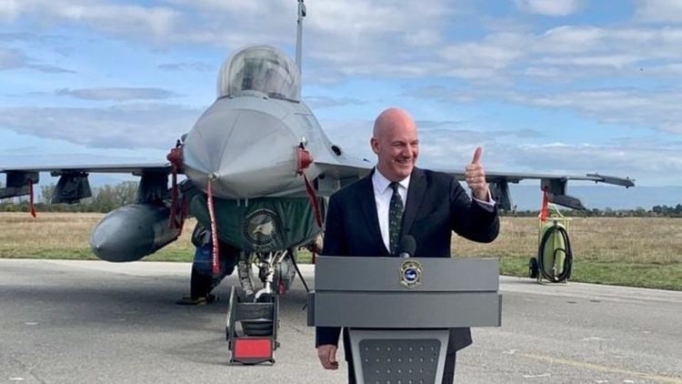 САЩ даряват на България два самолета F-16 за обучение