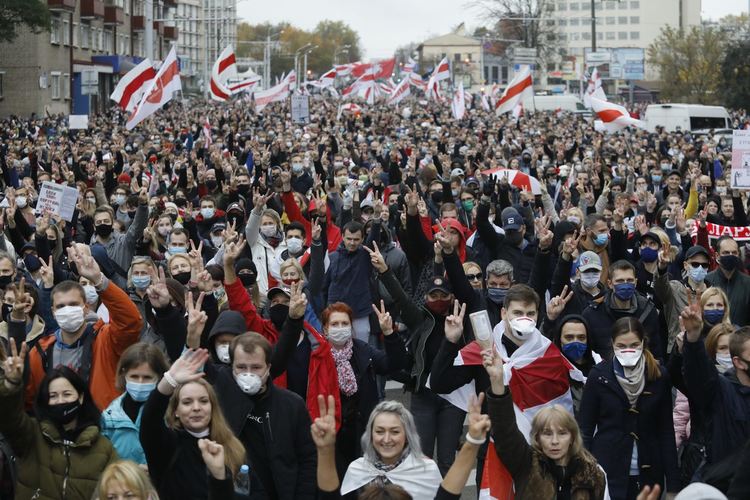 Протестни шествия в Беларус, опозицията заплашва с национална стачка