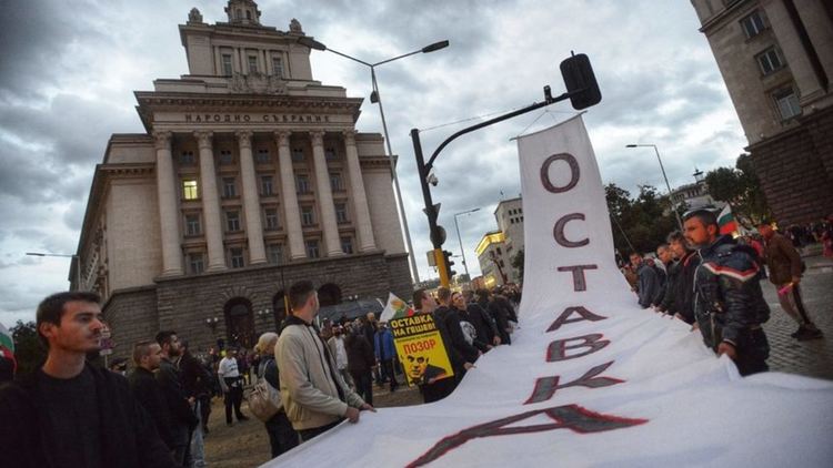 Ден 110: Подкрепа от пенсионери и нападки срещу Вежди Рашидов 
