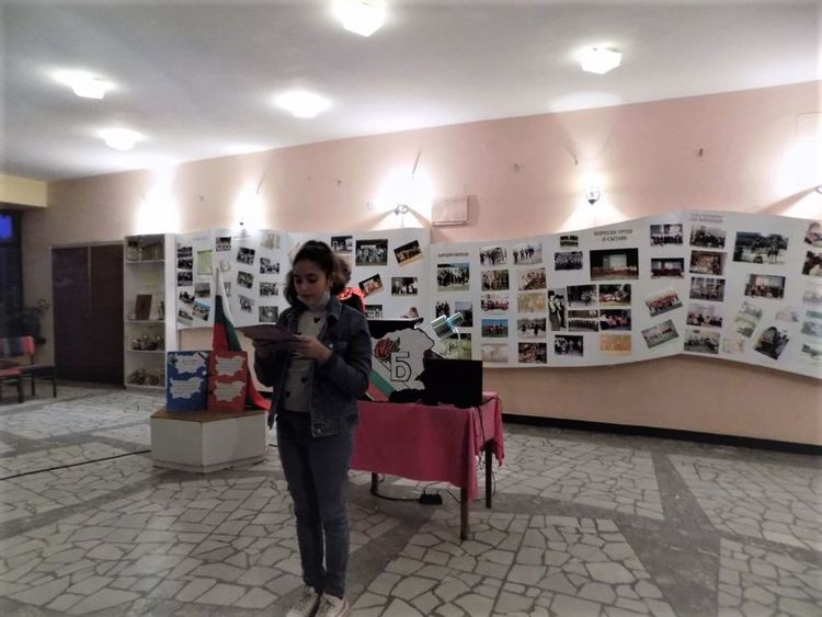 С поезия и дарение в Дебър отбелязаха Деня на будителите