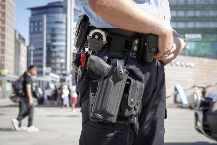 Разрешиха временно на полицаите в Норвегия да носят оръжие заради терористичните атаки в Европа