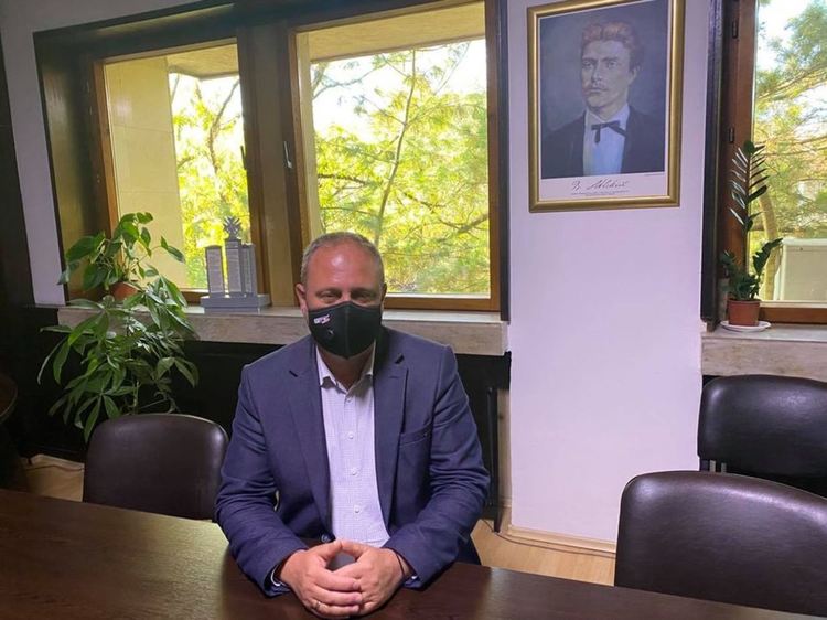 Николай Митков: Денят ми минава под знака на думите „срещи“ и „решения“