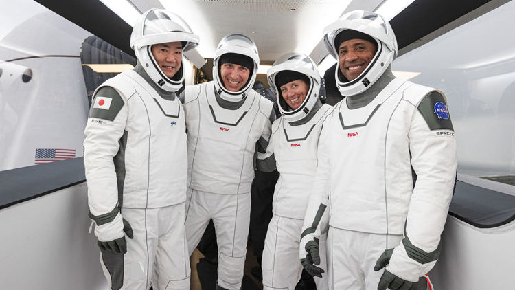 SpaceX отложи изстрелването на Crew Dragon