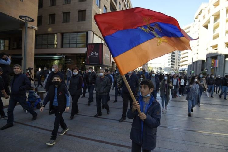 Протест блокира централните улици на Ереван