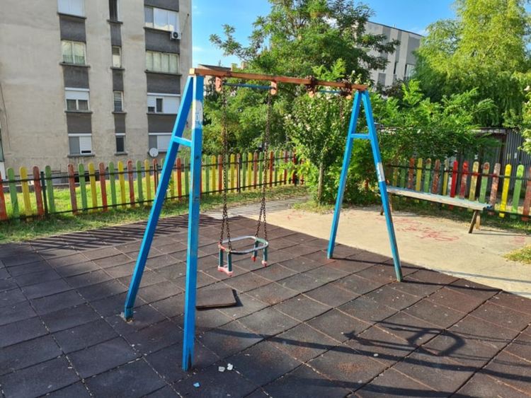 Голяма част от детските площадки в Асеновград са ремонтирани