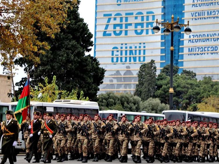 Азербайджан показа турските дронове на парад за победата над Армения