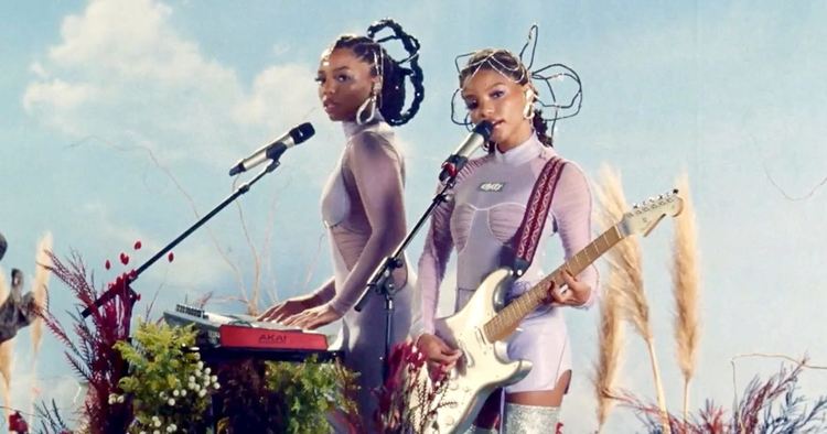 Chloe x Halle с наградата за изгряващи звезди на Billboard (видео)