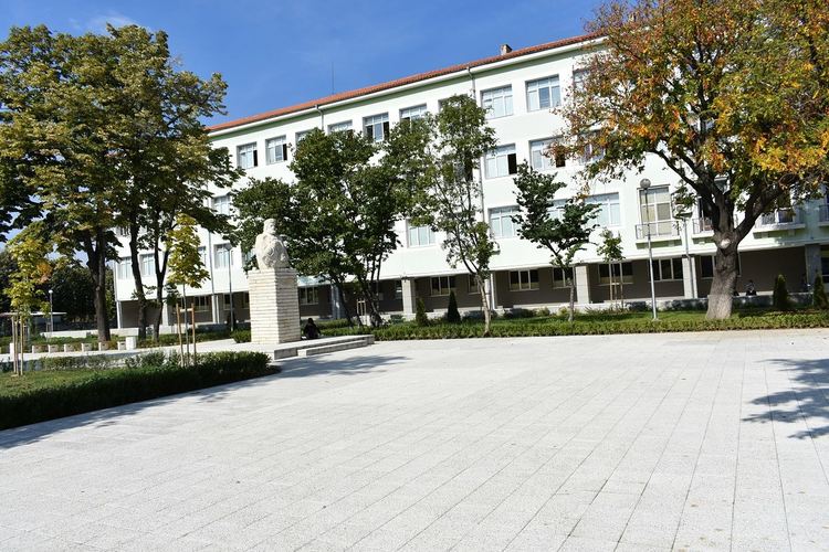 МОН финансира училищата от Асеновград за закупуване на техника и дезинфектанти