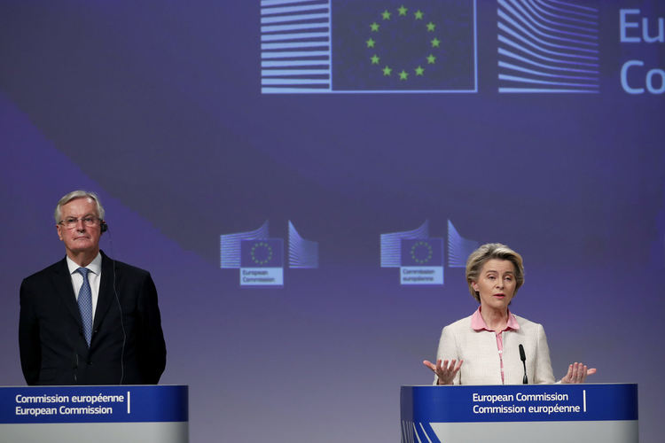 ЕК обяви, че е постигнато търговско споразумение с Великобритания
