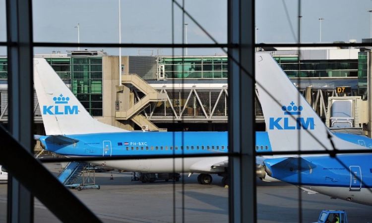 Нидерландия въвежда задължителен PCR тест за пристигащите с въздушен, морски, железопътен и автобусен транспорт