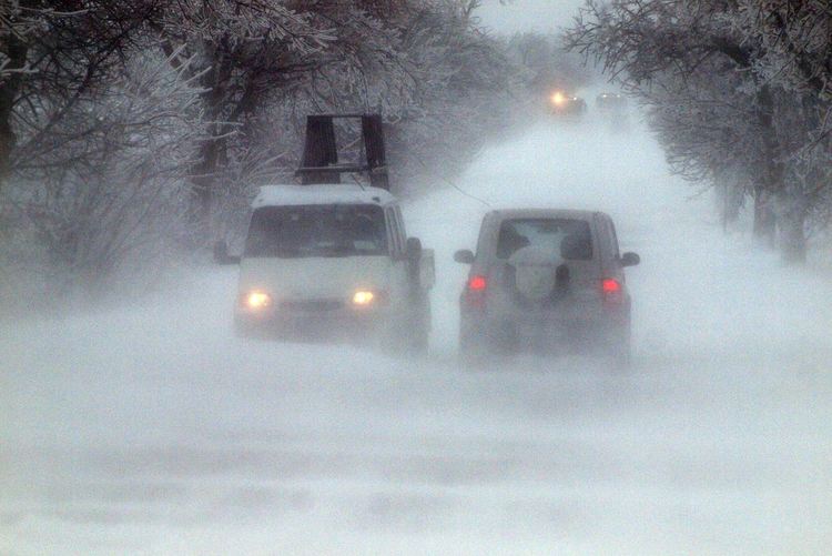 Временни ограничения на трафика заради обилен снеговалеж