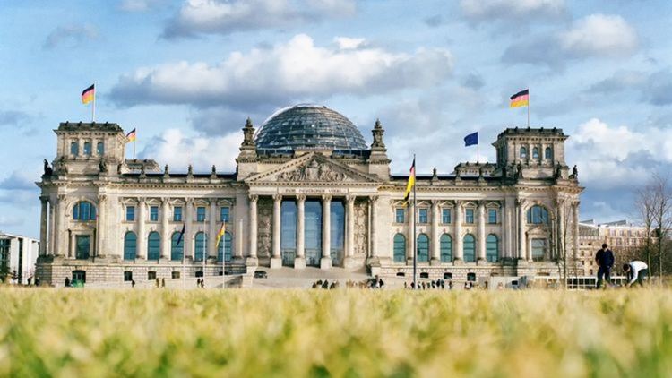 Германският парламент утвърди правото на бърз интернет