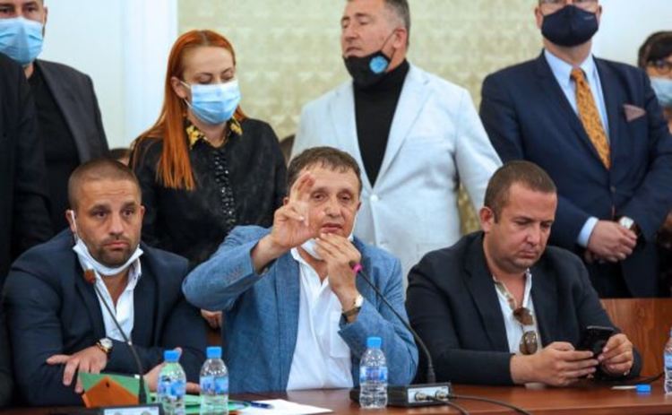 "Когато се обадиш за услуга, очакваш, че ще поискат и от теб". Калоян Янков пред Свободна Европа