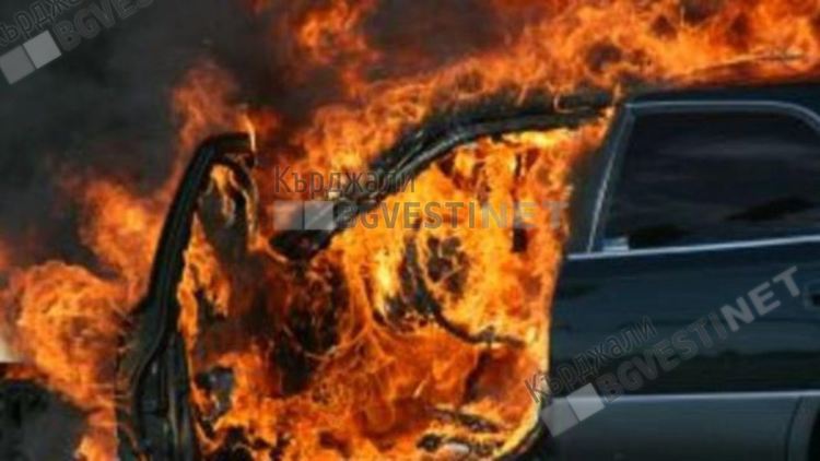 Дама на зряла възраст драсна клечката на "Ауди" в Кърджали