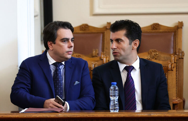 ИТН нападнаха и Кирил Петков