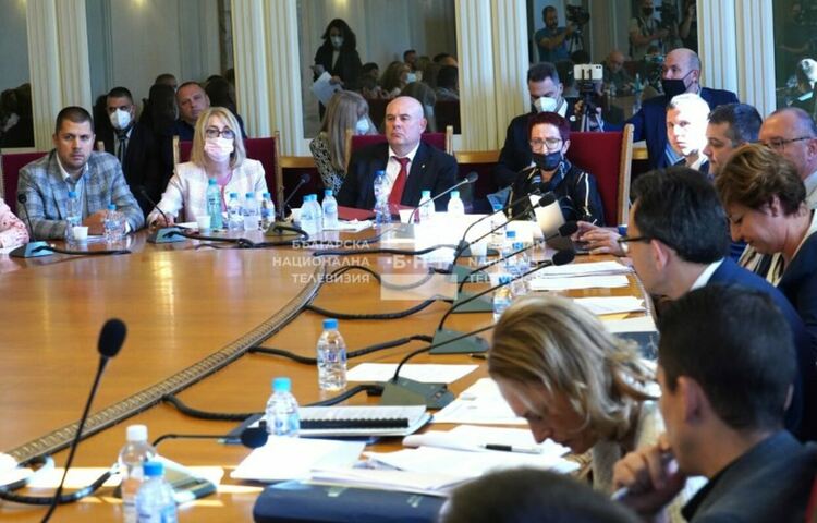 Правната комисия прие Бюрото за защита да бъде прехвърлено към правосъдното министерство