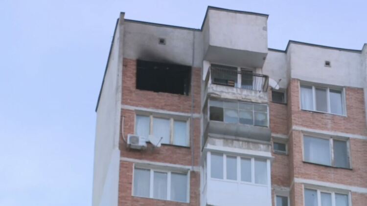 Взрив в апартамент във Варна, вероятно химическа реакция