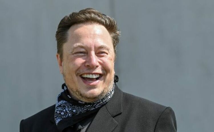 Мъск продаде дялове за $5 млрд. в Tesla след анкета в Twitter