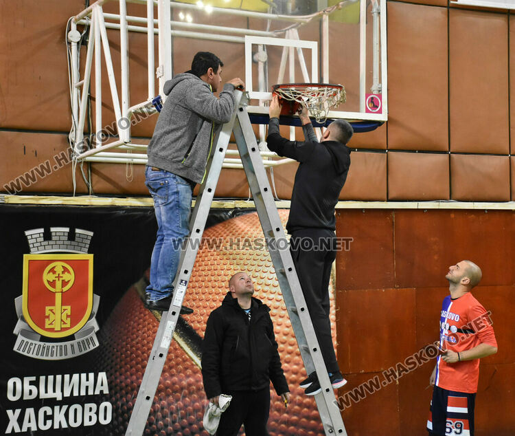 Заради счупен кош отложиха баскетболния мач между “Хасково” и “Хебър Б”