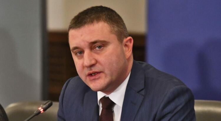 Разпитаха Владислав Горанов за пачките и кюлчетата в спалнята на Борисов
