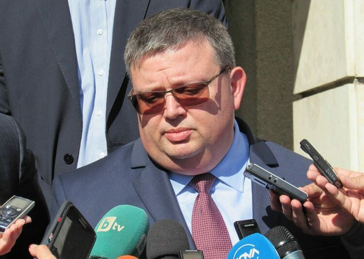  Цацаров сезира прокуратурата във връзка с твърденията на Кирил Петков