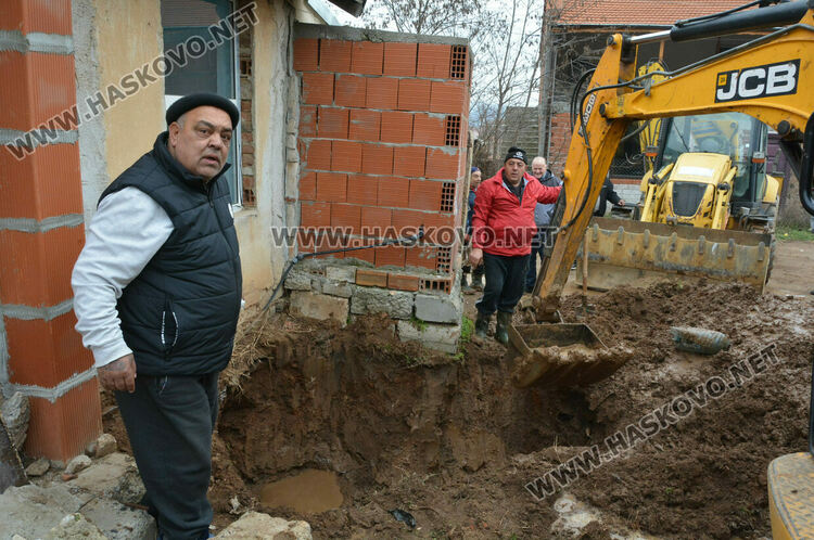 Втора авария възникна във водопровод под незаконна къща и магазин